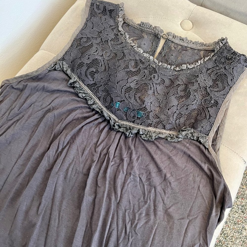 Stunning gray lace trimmed tank top - Velvet by Graham and Spencer